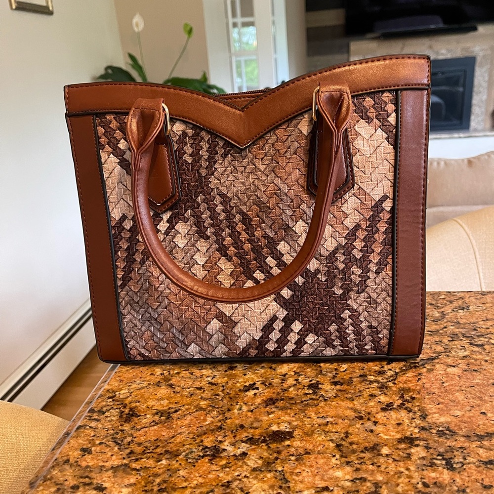 Brown Multi Color Clutch Bag / 11”L x 91/2”Hx 5”W